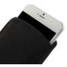 Universeel hoesje van neoprene om de smartphone goed te beschermen