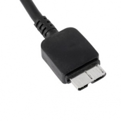 Zwarte USB3 kabel om de Samsung Galaxy S5 en Galaxy Note3 op te laden