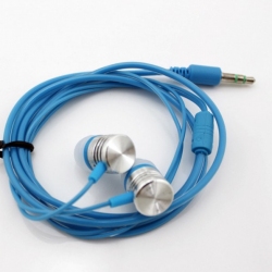 Blauwe stereo headset oortjes met 3,5mm aansluiting om muziek te luisteren op de smartphone en tablet