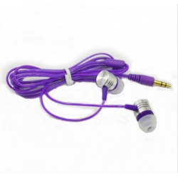 Paarse  stereo koptelefoon met oordopjes met 3,5mm aansluiting om muziek of een film te luisteren op de smartphone en tablet