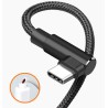 USB C kabel in een haakse hoek tegen knakken
